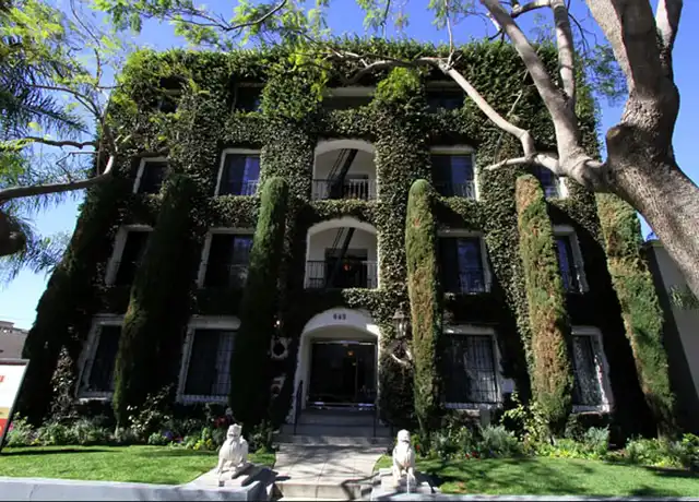 Property at Burnside Villas Apartments - 649 S Burnside Ave, Los Angeles, CA, 90036, 0 beds, 1 bath, [object Object]