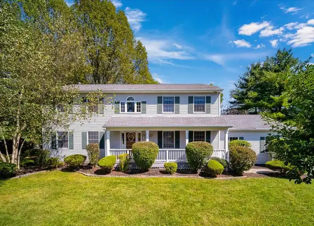 Property at 4 Traci Ln, Hopewell Junction, NY, 12533, 4 beds, 2.5 baths, [object Object]