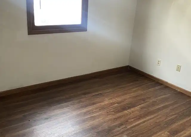 Property at 704 Bowery St, Iowa City, IA, 52240, 3 beds, 1.5 baths, [object Object]
