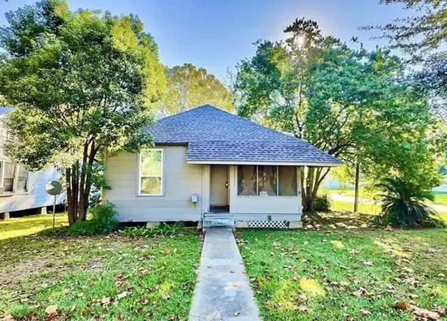 Property at 646 Avenue E, Bogalusa, LA, 70427, 3 beds, 1 bath, [object Object]