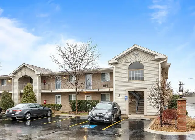 Photo of 8638 W Golf Rd, Des Plaines, IL 60016