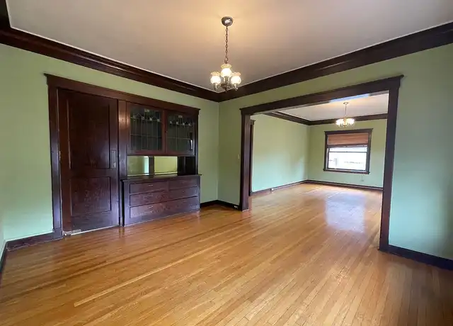 Property at Oxford Apartments - 702 S Bernard St, Spokane, WA, 99204, 1 bed, 1 bath, [object Object]