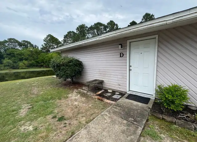 Property at 1600 Green Briar Pkwy Unit D, Gulf Breeze, FL, 32563, 2 beds, 1 bath, [object Object]