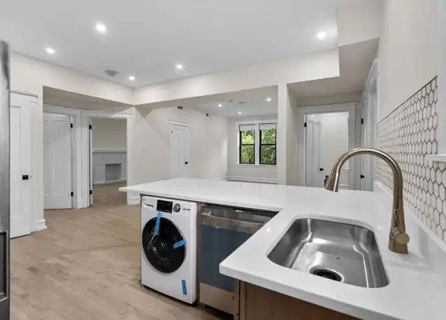 Property at 4636 N Hamilton Ave Unit 2, Chicago, IL, 60625, 3 beds, 1 bath, [object Object]