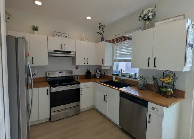 Property at 27520 SW 137th Ct, Homestead, FL, 33032, 3 beds, 2 baths, [object Object]