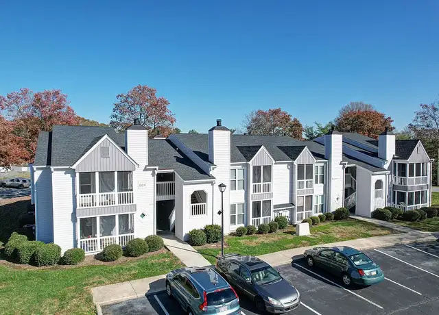Photo of 856 Lakecrest Ave, High Point, NC 27265