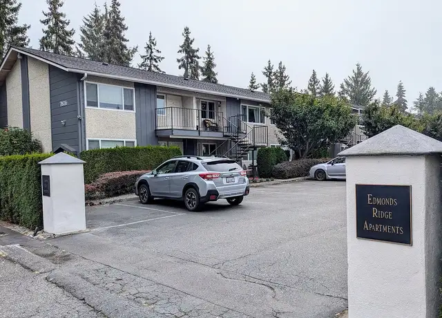 Photo of 7806 196th St SW, Edmonds, WA 98026