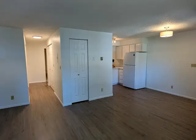Photo of 7806 196th St SW, Edmonds, WA 98026
