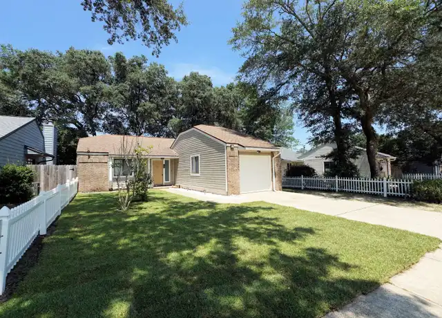 Property at 104 Cedar Ridge Way, Niceville, FL, 32578, 2 beds, 2 baths, [object Object]