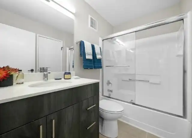 Property at 150 W Saint Charles Rd, Lombard, IL, 60148, 1 bed, 1 bath, [object Object]