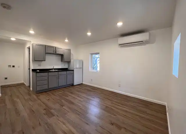 Property at 947 Woodmere Ave Unit B, Traverse City, MI, 49686, 0 beds, 1 bath, [object Object]