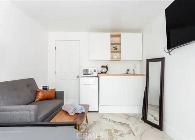 Property at 14818 Round Valley Dr Unit C, Sherman Oaks, CA, 91403, 0 beds, 1 bath, [object Object]
