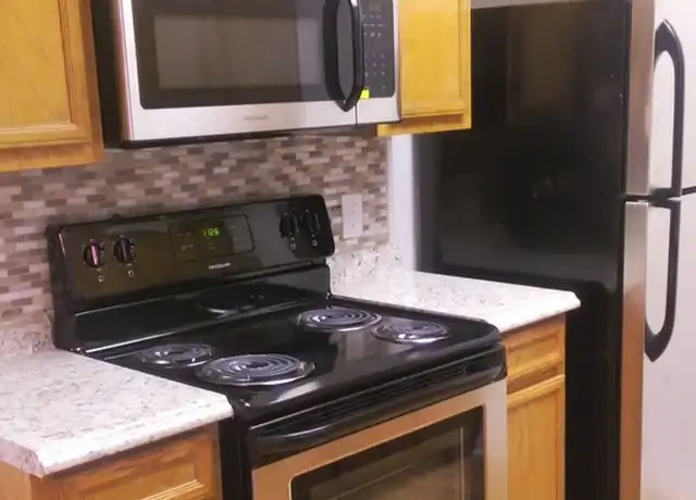 Property at 402 E 30th St Unit 206, Austin, TX, 78705, 1 bed, 1 bath, [object Object]