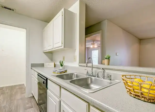 Property at Rivoli Run Apartments - 200 Charter Ln, Macon, GA, 31210, 2-3 beds, 1-2 bath, [object Object]