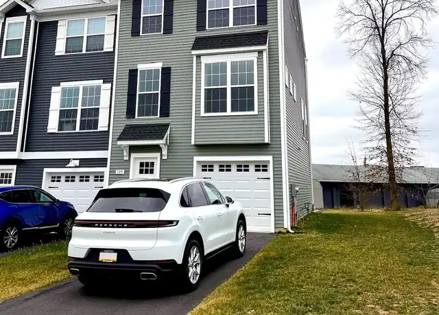 Property at 109 Overlook Dr, Hanover, PA, 17331, 3 beds, 2.5 baths, [object Object]