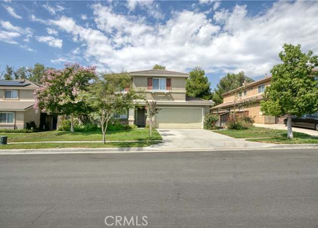 Photo of 1469 Willowbend Way, Beaumont, CA 92223