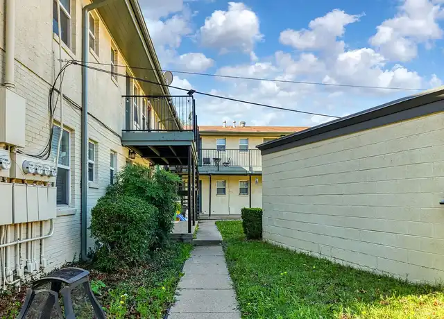 Property at Upgraded Apartments In Arlington Heights - 4738 El Campo Ave, Fort Worth, TX, 76107, 2 beds, 1-2 bath, [object Object]