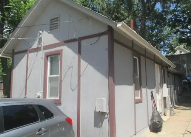 Property at 2716 1/2 S 25th St, Omaha, NE, 68105, 1 bed, 1 bath, [object Object]