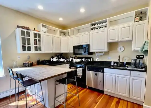 Property at 177 Putnam Ave, Cambridge, MA, 02139, 3 beds, 1 bath, [object Object]