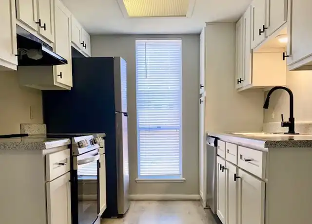 Property at 1015 Sunset Dr, Alice, TX, 78332, 1 bed, 1 bath, [object Object]
