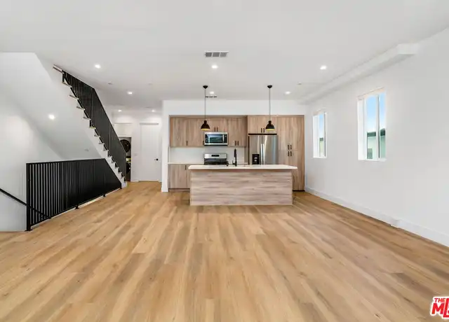 Property at 10805 Morrison St #1, North Hollywood, CA, 91601, 4 beds, 4.5 baths, [object Object]