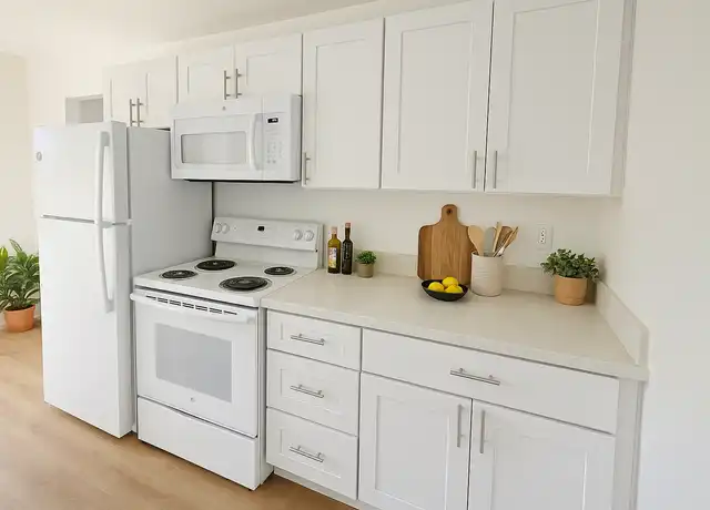 Property at 4525 SW Luradel St Unit 4525A, Portland, OR, 97219, 2 beds, 1 bath, [object Object]
