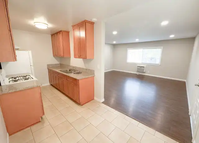 Property at 321 N Macneil St Unit 4, San Fernando, CA, 91340, 1 bed, 1 bath, [object Object]