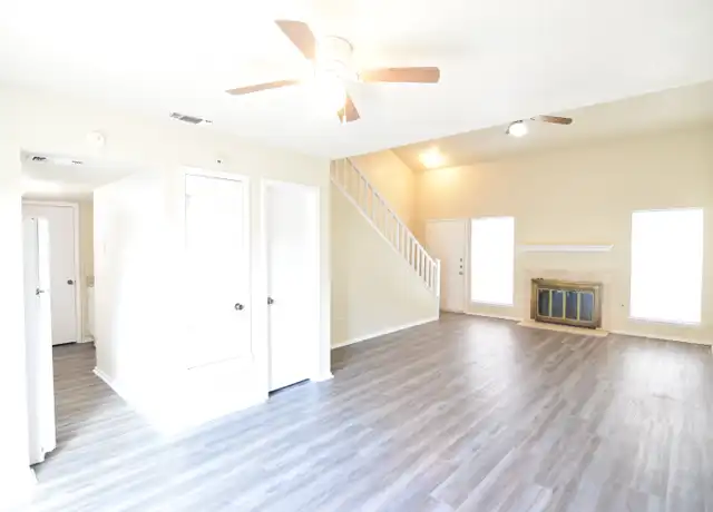 Property at 1302 Royal Crest Dr, Killeen, TX, 76549, 2 beds, 1.5 baths, [object Object]