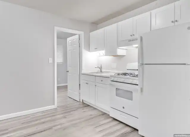 Property at 205 Adams St Unit 9, Neenah, WI, 54956, 1 bed, 1 bath, [object Object]