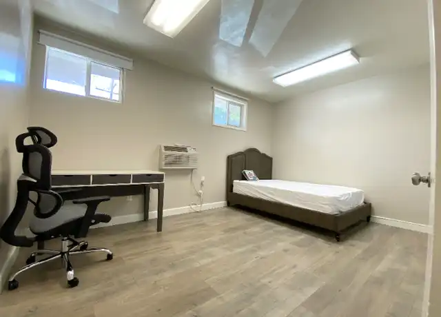 Property at 3202 Santa Monica Blvd, Santa Monica, CA, 90404, 4 beds, 2 baths, [object Object]