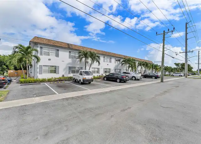 Property at 395 SW 15th St Unit 5, Pompano Beach, FL, 33060, 1 bed, 1.5 baths, [object Object]