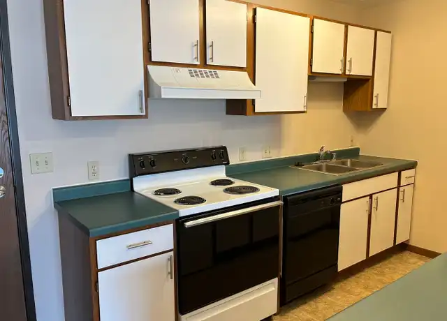 Property at 202 Murdock St Unit 204, Tomah, WI, 54660, 1 bed, 1 bath, [object Object]