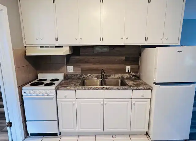 Property at 884 Bidwell St Unit 4, St Paul, MN, 55118, 1 bed, 1 bath, [object Object]