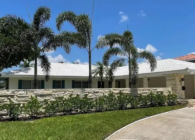 Property at 2 Brightwaters Cir NE, Saint Petersburg, FL, 33704, 4 beds, 4.5 baths, [object Object]