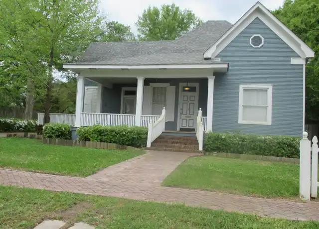 Property at 208 E Louisiana Ave, Ruston, LA, 71270, 2 beds, 2 baths, [object Object]