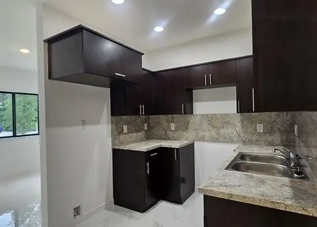 Property at 15721 NW 39th Ct Unit 15727, Opa-locka, FL, 33054, 4 beds, 2 baths, [object Object]