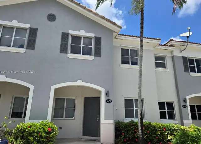 Property at 1627 SE 30th St #1627, Homestead, FL, 33035, 3 beds, 2.5 baths, [object Object]