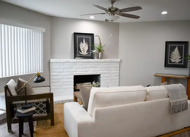 Photo of 302 E Fallbrook St, Fallbrook, CA 92028