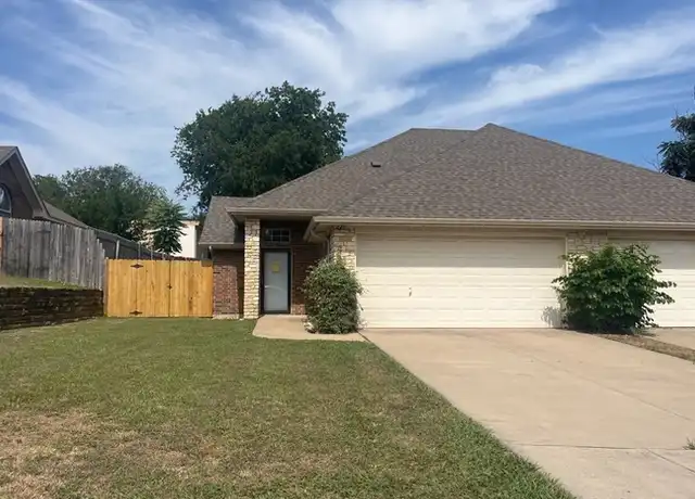 Property at 228 Rentz Place Cir, Weatherford, TX, 76086, 3 beds, 2 baths, [object Object]