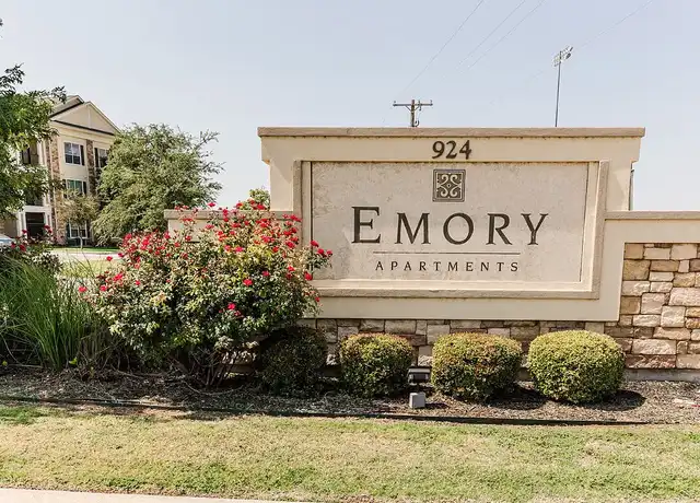 Property at 924 E Emory St, Lubbock, TX, 79403, 2 beds, 2 baths, [object Object]