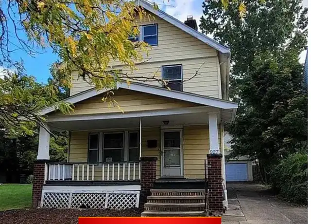 Property at 927 Yellowstone Rd, Cleveland, OH, 44121, 4 beds, 2 baths, [object Object]