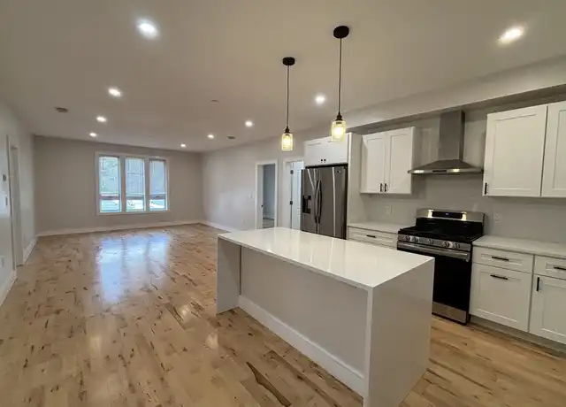 Property at 178 Washington Ave Unit 304, Chelsea, MA, 02150, 3 beds, 2 baths, [object Object]