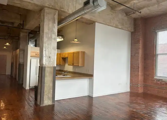 Property at 2121 Central St Unit 402, Kansas City, MO, 64108, 1 bed, 1 bath, [object Object]