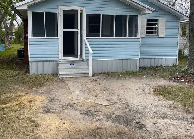 Property at 56 NW Railroad St, Hazlehurst, GA, 31539, 3 beds, 1 bath, [object Object]