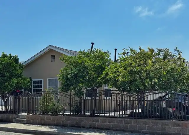 Property at 4790 W 131st St, Hawthorne, CA, 90250, 2 beds, 1 bath, [object Object]