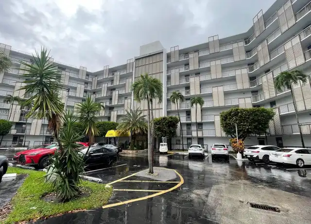 Property at 20400 W Country Club Dr Unit 60, Aventura, FL, 33180, 2 beds, 2 baths, [object Object]