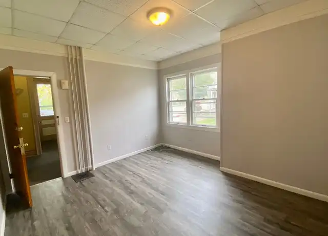 Property at 329 Lyon St NE Unit Lyon 1, Grand Rapids, MI, 49503, 1 bed, 1 bath, [object Object]