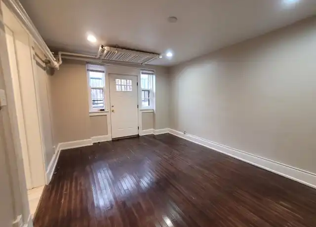 Property at 1534 Woodland Ave Unit 1534-B1, Des Moines, IA, 50309, 1 bed, 1 bath, [object Object]