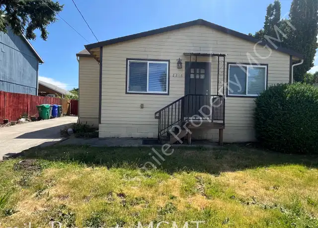 Property at 2216 SE 105th Ave Unit 1, Portland, OR, 97216, 4 beds, 2 baths, [object Object]