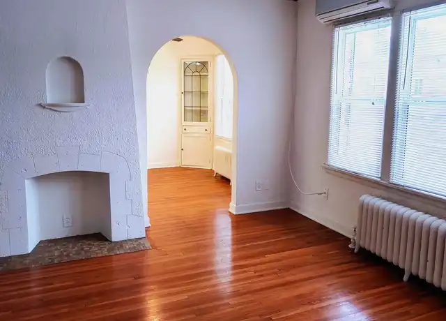 Property at 2817 Xerxes Ave S Unit 104, Minneapolis, MN, 55416, 2 beds, 1 bath, [object Object]